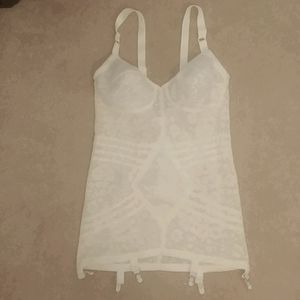 Lingerie - Shapewear/Bra Pin Up